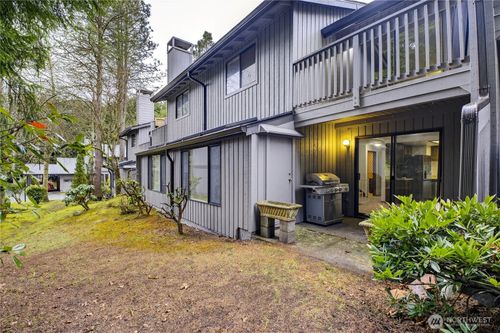 4123 145th Ave Ne, Bellevue, WA, 98007-3111 | Card Image