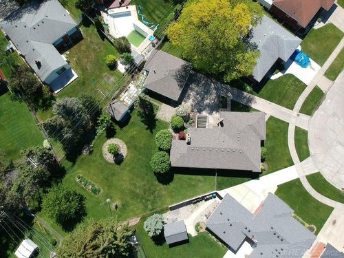 27614 Dover Ave, Warren, MI, 48088-6666 | Card Image