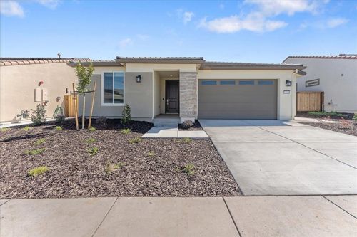 3214 Woody Way, Hollister, CA, 95023-9593 | Card Image