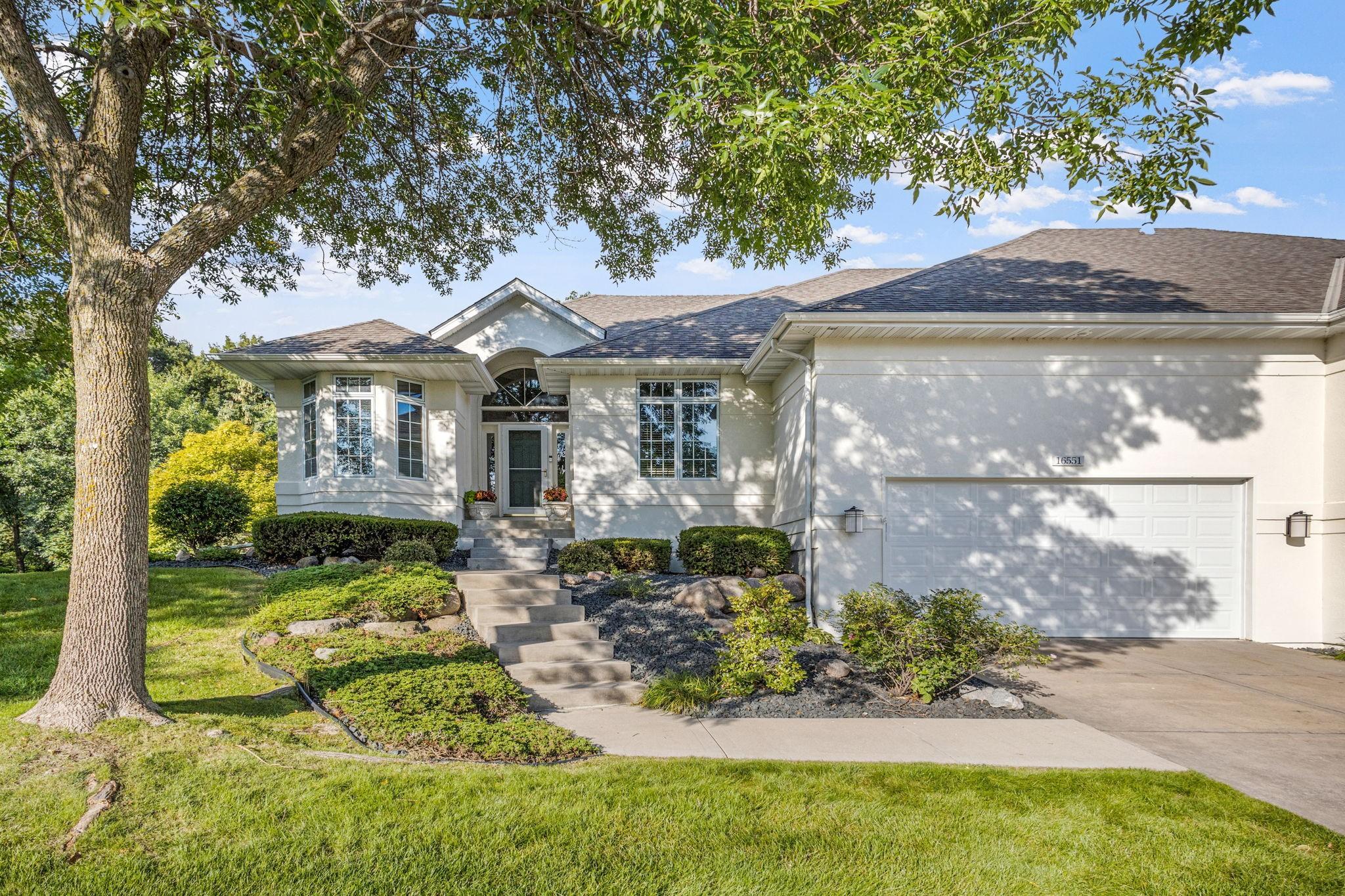 Irwinton Cir, Lakeville, MN 55044