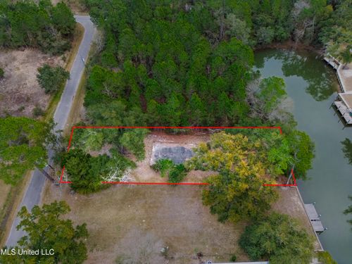 146 Mimosa St, Pass Christian, MS, 39571-3336 | Card Image