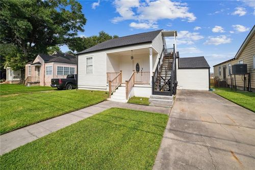 616 Lebeau St, Arabi, LA, 70032-1530 | Card Image