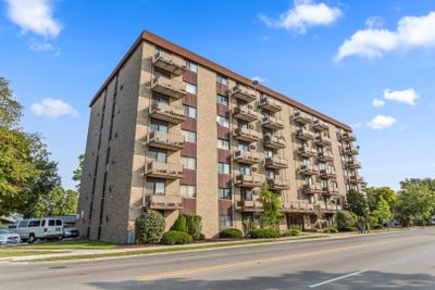 203 - 850 Des Plaines Avenue, Condo with 1 bedrooms, 1 bathrooms and 1 parking in Forest Park IL | Image 1