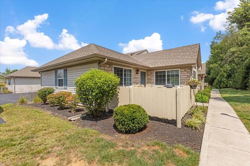 136 Pioneer Cir, Pickerington, OH, 43147-7829 | Card Image