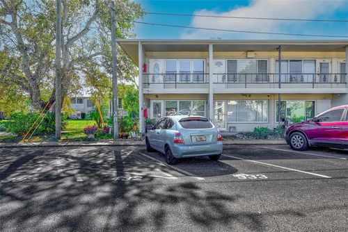 433-5664 40th Ter N, Kenneth City, FL, 33709-5430 | Card Image