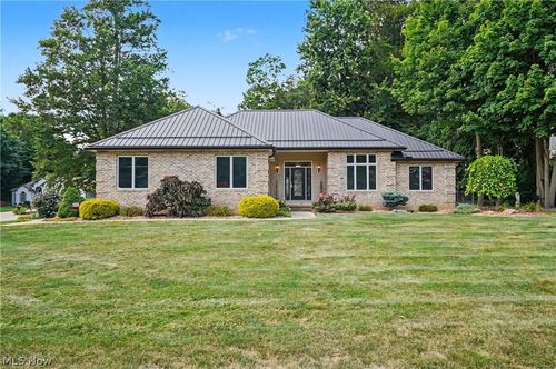 40 W Maple Dr, Seville, OH, 44273-9188 | Card Image
