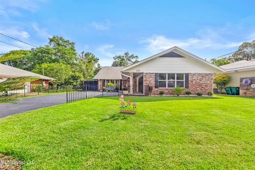177 Edgewater Dr, Biloxi, MS, 39531-4708 | Card Image