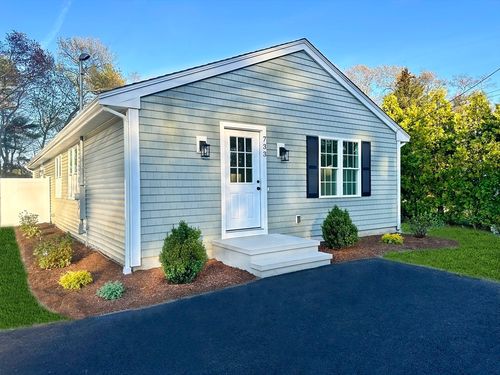 733 Monponsett St, Hanson, MA, 02341-2055 | Card Image