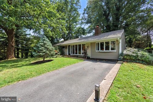 419 Meadowhurst Ln, MEDIA, PA, 19063-5011 | Card Image