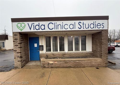 24326 W Warren St, Dearborn Heights, MI, 48127-2234 | Card Image