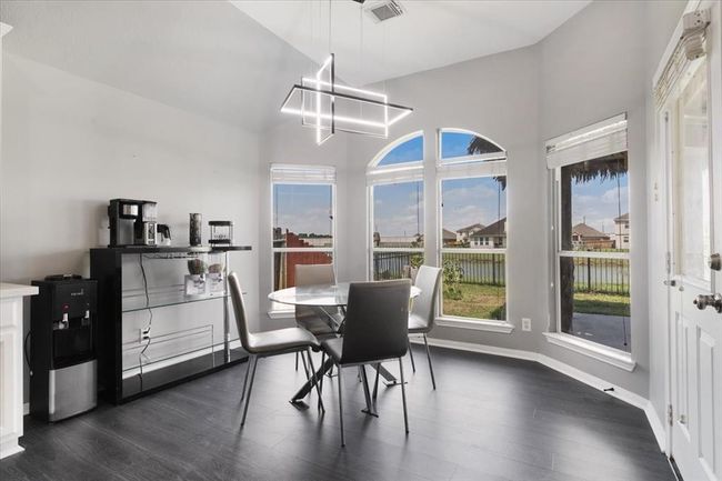 14 Mira Loma Dr, House other with 3 bedrooms, 2 bathrooms and 2 parking in Manvel TX | Image 9