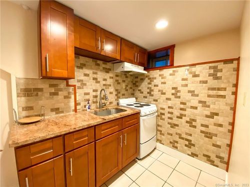 ll-241 Edwards St, New Haven, CT, 06511-3736 | Card Image