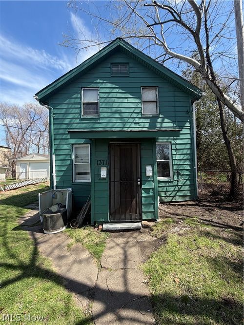 1369 E 41st St, Cleveland, OH, 44103-1105 | Card Image