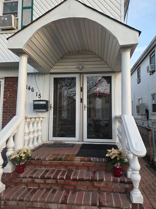 146 226th St, Springfield Gardens, NY, 11413-3846 | Card Image