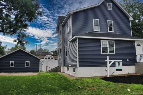 21 Randall Ave, Lynbrook, NY, 11563-3622 | Card Image