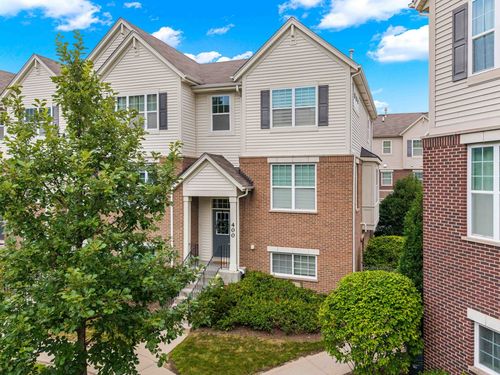 400 Concord Ct, Morton Grove, IL, 60053-2315 | Card Image