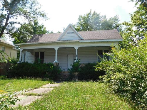 429 N Washington St, Nevada, MO, 64772-2346 | Card Image