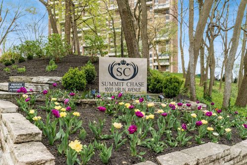 610-1000 Urlin Ave, Columbus, OH, 43212-3328 | Card Image