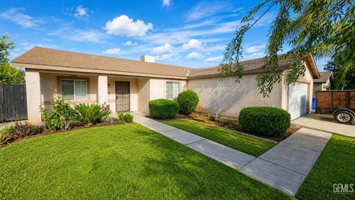 823 Deer Ridge Drive, Bakersfield, CA, 93306 | Card Image