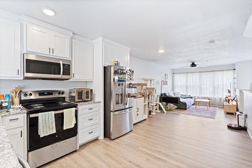 1865 N Scull Creek Dr, Fayetteville, AR, 72703-2316 | Card Image