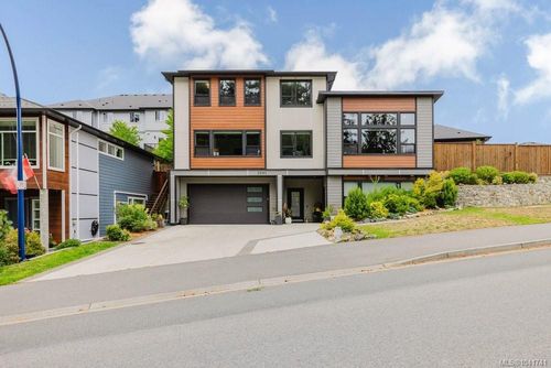 2991 Irwin Rd, Langford, BC, V9B5Y6 | Card Image