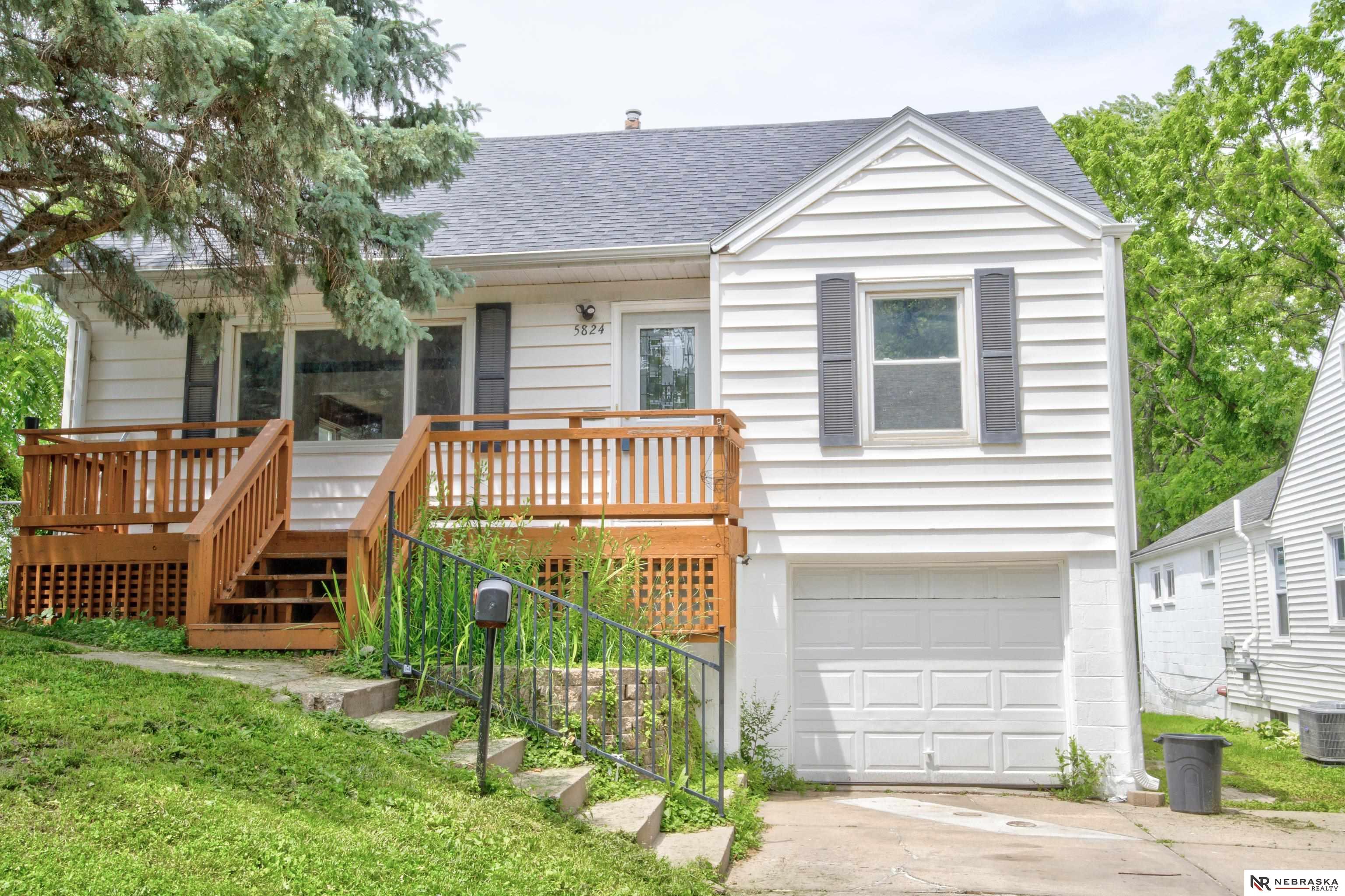 Grant St, Omaha, NE 68104