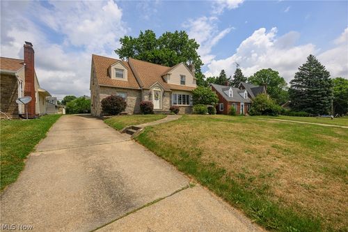 415 30th St Nw, Canton, OH, 44709-3107 | Card Image