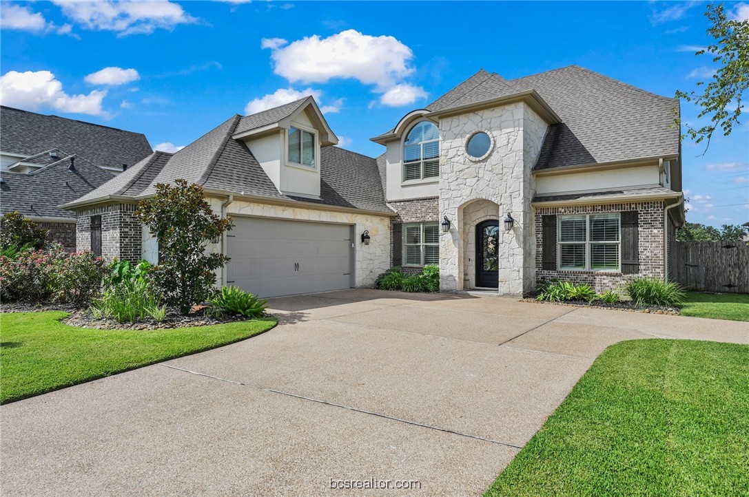 Wallaceshire Ave, College Station, TX 77845