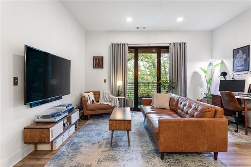 204-112 Rogers St Ne, Atlanta, GA, 30317-1020 | Card Image