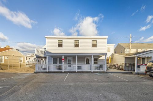 b-4 Keefe Avenue, Hampton, NH, 03842 | Card Image