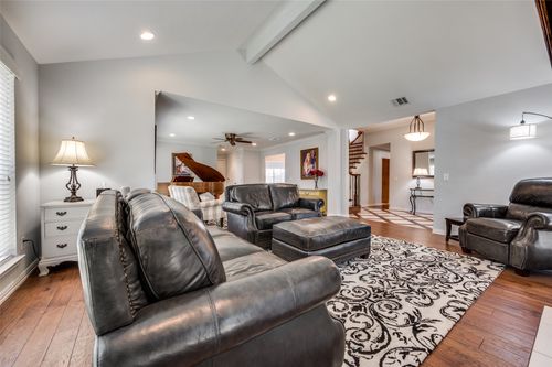 1113 Derbyshire Ln, Carrollton, TX, 75007-4894 | Card Image