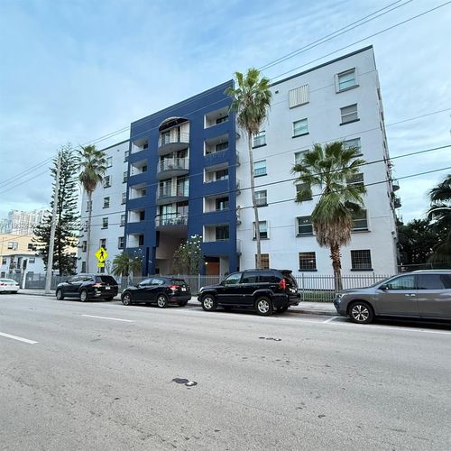 apt-403-546 1st St, Miami, FL, 33130-1392 | Card Image