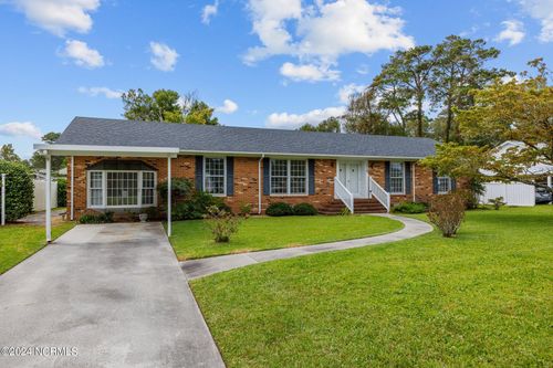 218 Rochelle Dr, Morehead City, NC, 28557-2634 | Card Image