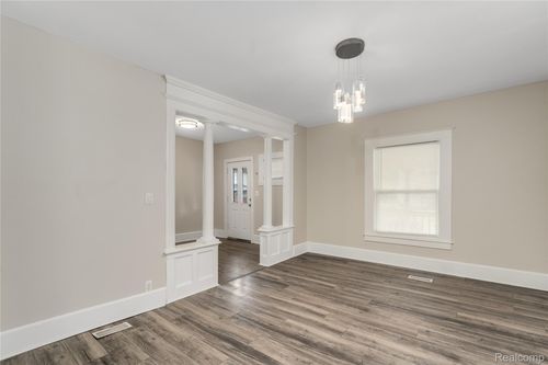 69 Lincoln St, Pontiac, MI, 48341-1338 | Card Image