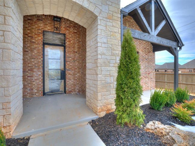 5704 E 126 Th St S, House other with 4 bedrooms, 4 bathrooms and null parking in Bixby OK | Image 5
