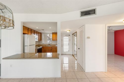 203-8081 N Sunrise Lakes Dr, Sunrise, FL, 33322-1684 | Card Image