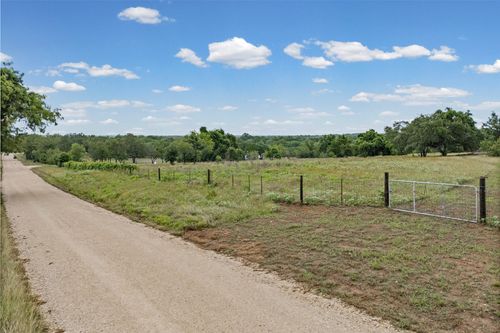 000 Oil Field Rd, Lockhart, TX, 78644 | Card Image