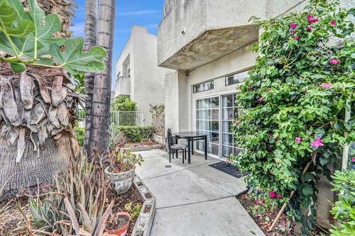 apt-7-20920 Community St, Canoga Park, CA, 91304-2778 | Card Image