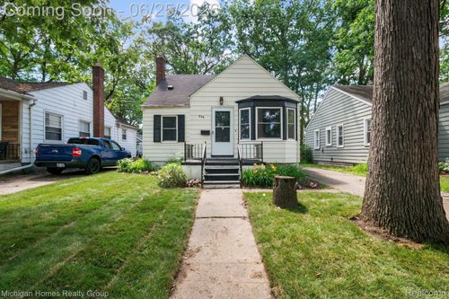 235 Flowerdale St, Ferndale, MI, 48220-1875 | Card Image