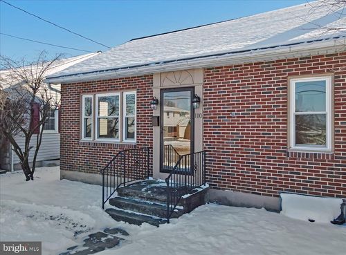 110 E Weis St, TOPTON, PA, 19562-1220 | Card Image