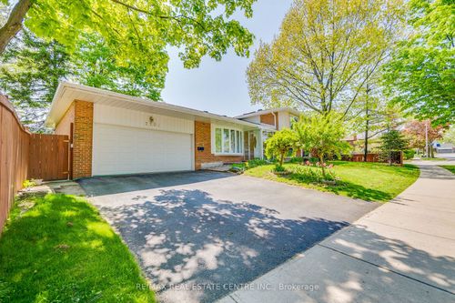 2203 Waycross Cres, Mississauga, ON, L5K1J4 | Card Image