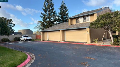 748 Aries Ln, Foster City, CA, 94404-2750 | Card Image