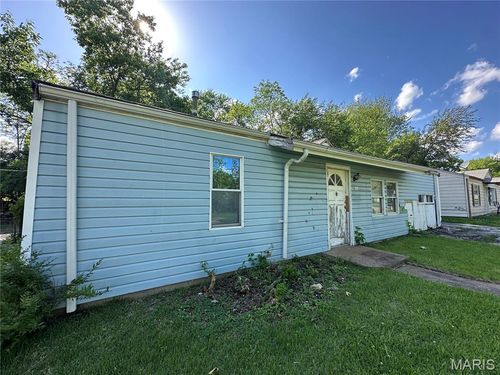 9833 Dennis Dr, Saint Louis, MO, 63136-1903 | Card Image