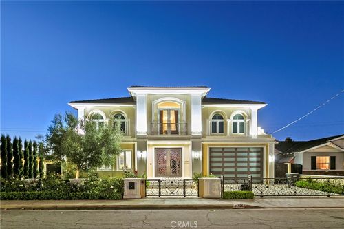 11425 178th St, Artesia, CA, 90701-3827 | Card Image