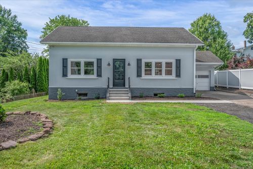 2 Riverview Pl, Cromwell, CT, 06416-2330 | Card Image