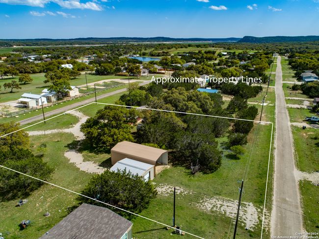 292 Pr 1517, House other with 2 bedrooms, 2 bathrooms and null parking in Bandera TX | Image 33