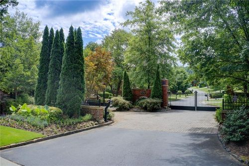 3869 Teesdale Ct, Sandy Springs, GA, 30350-5051 | Card Image