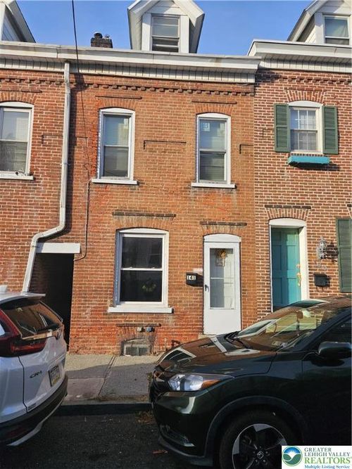 141 W Green St, Allentown, PA, 18102-1915 | Card Image