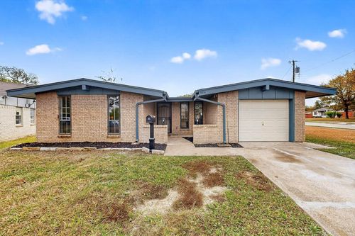 534 Henderson Cir, Garland, TX, 75040-7378 | Card Image