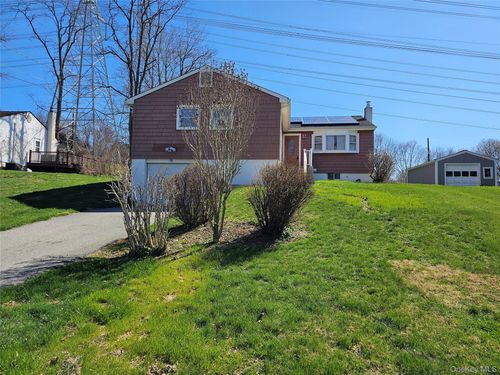 10 Tiger Road, East Fishkill, NY, 12533 | Card Image